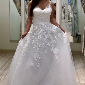 Wedding gown